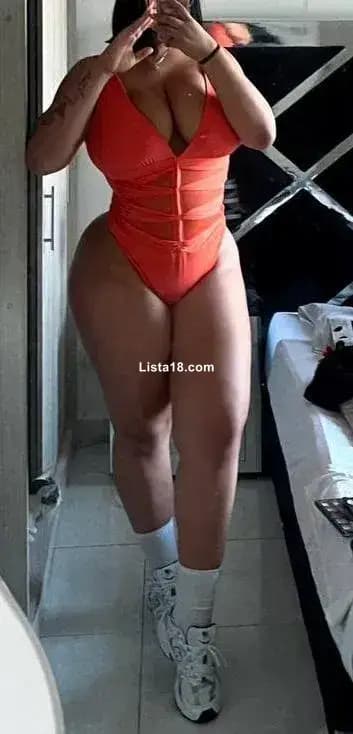 Vanesa, llegando a oriente, más caliente y húmeda, todo al natural - 1