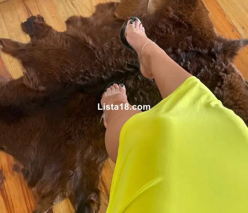 DAMA DE 33 AÑOS; DISPUESTA A TOCAR SU PIEL +503 7266-9240 - 6