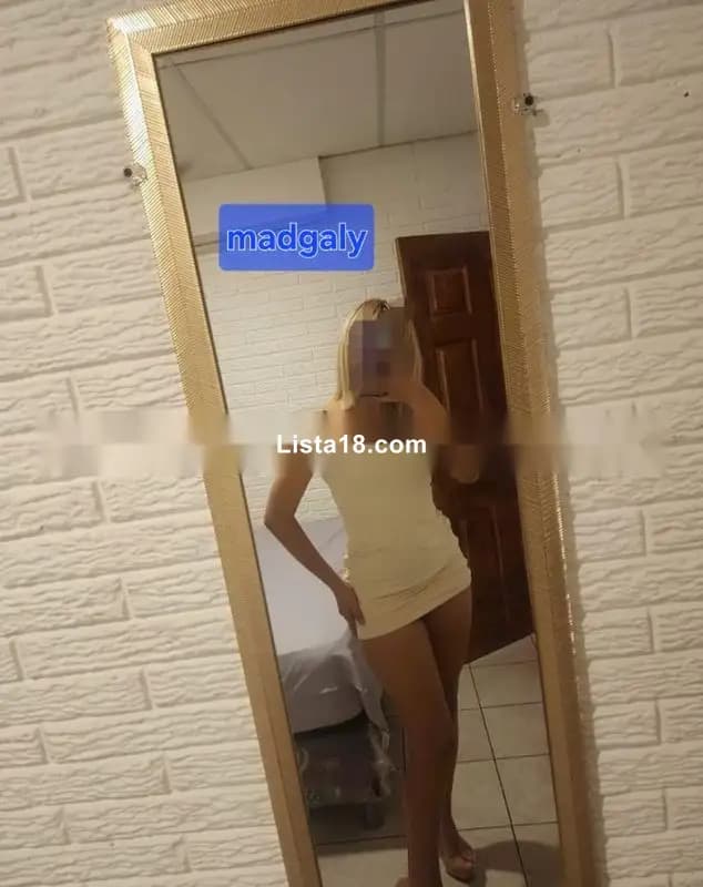 Madgaly 20 años chelita rubia ojos claros cara bonita - 2