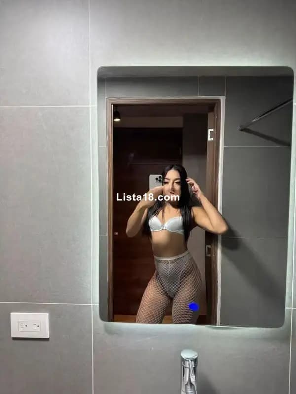 Chica trans femenina de buen ver disponible por pocos días en el país - 2