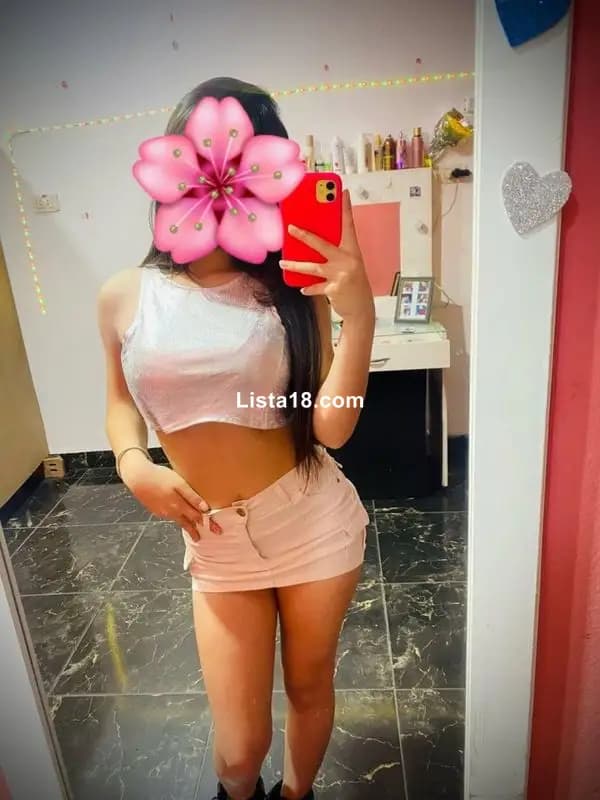 Linda chica jovencita dispuesta a complacerte al 100% dispuesta a pasarla rico