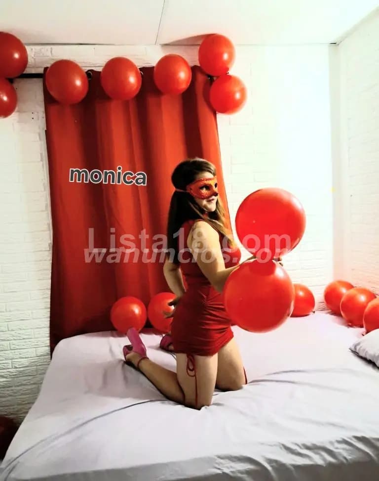 Monica 25 años, delgada disponible con lugar - 1